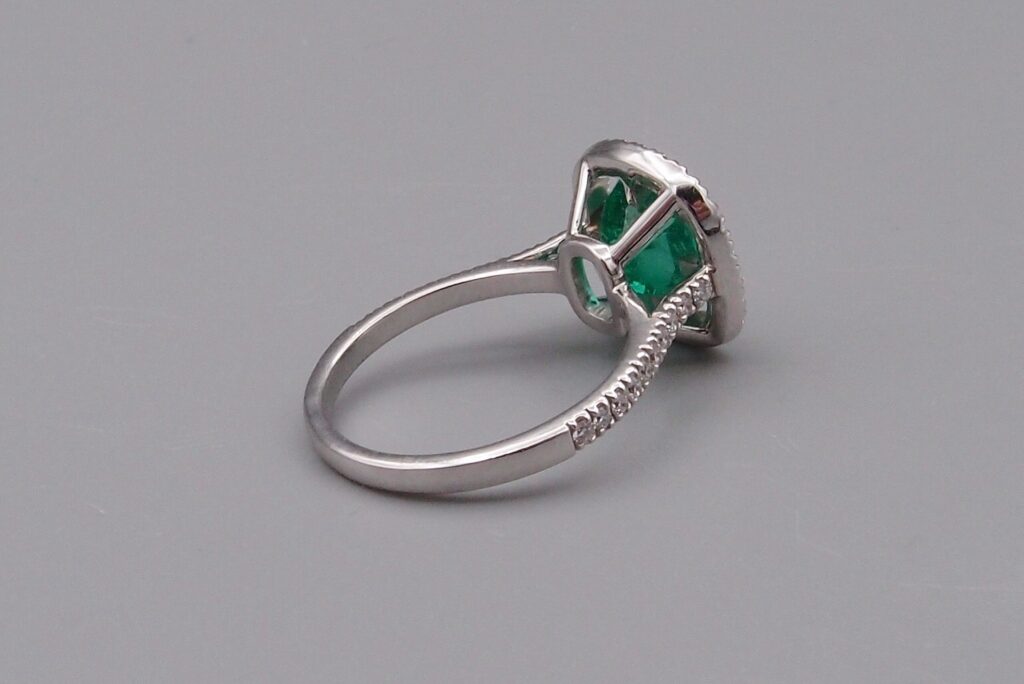 Bague fiançailles émeraude