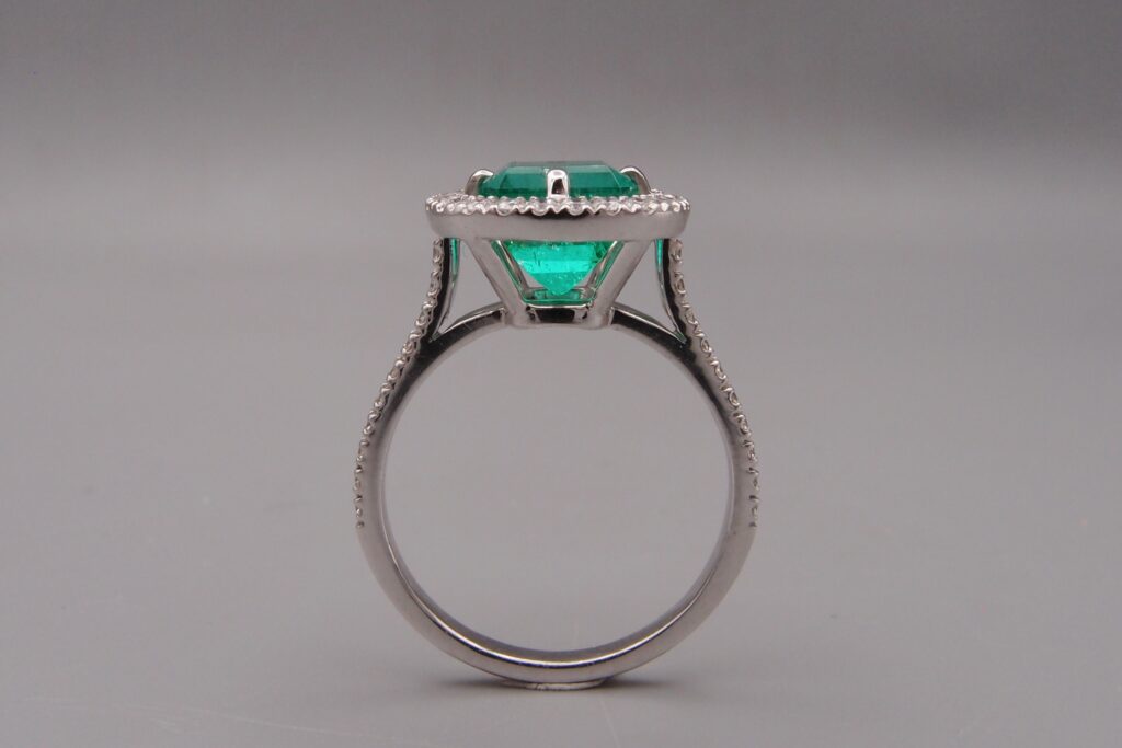 Bague fiançailles émeraude