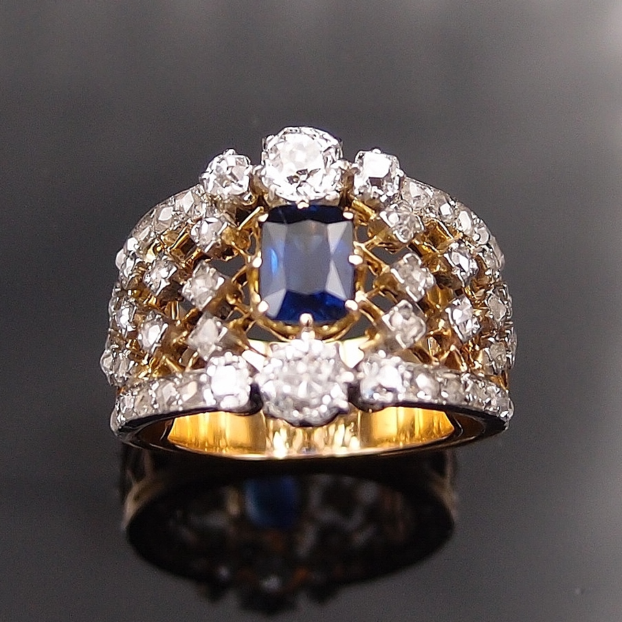 BAGUE  » RÉSILLE » , OR , PLATINE , SAPHIR ET DIAMANTS , VERS 1910