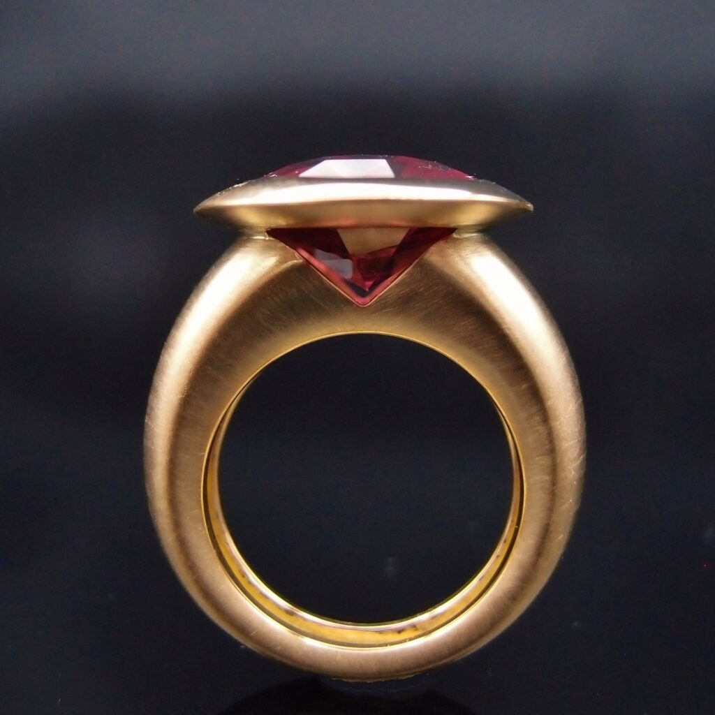 bague or jaune brossée