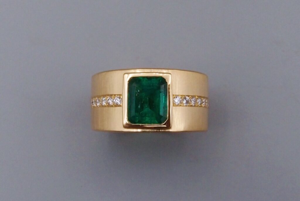 Bague émeraude bandeau