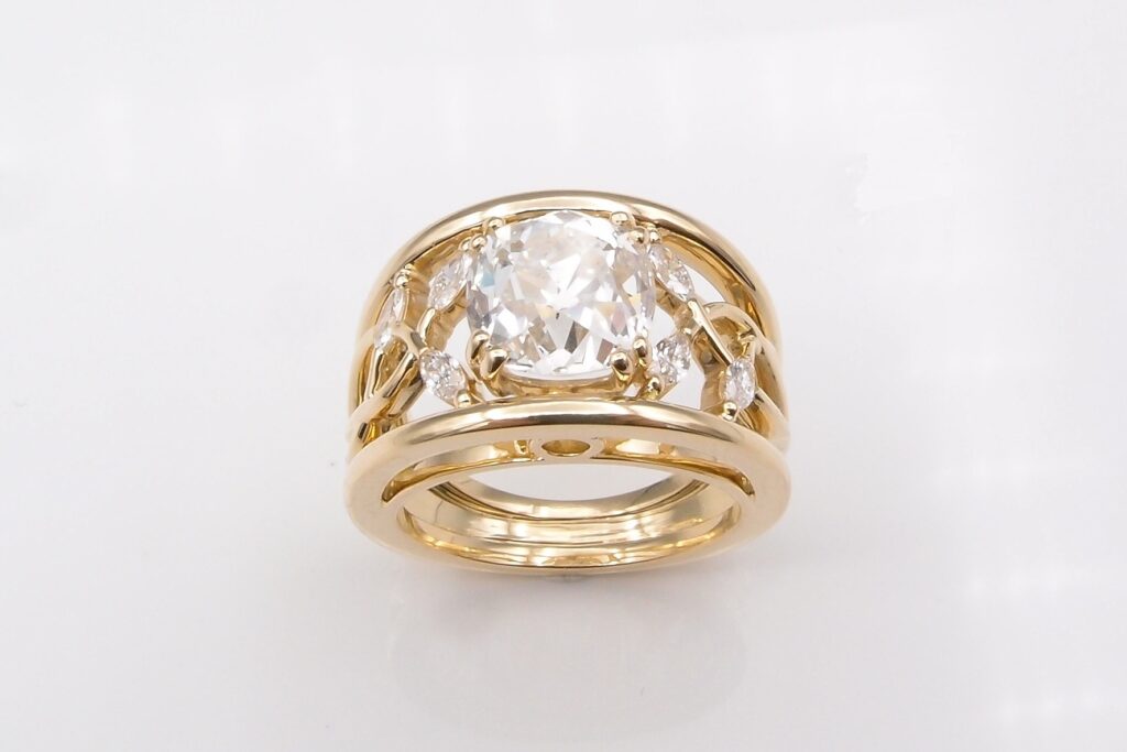bague diamant coussin or jaune