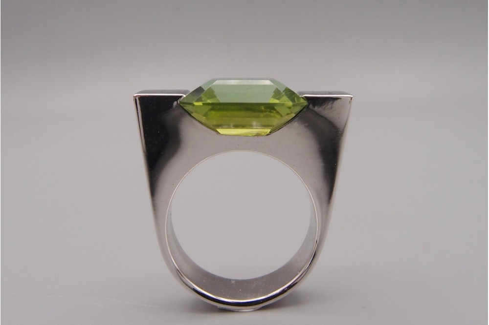 Bague tourmaline verte moderne