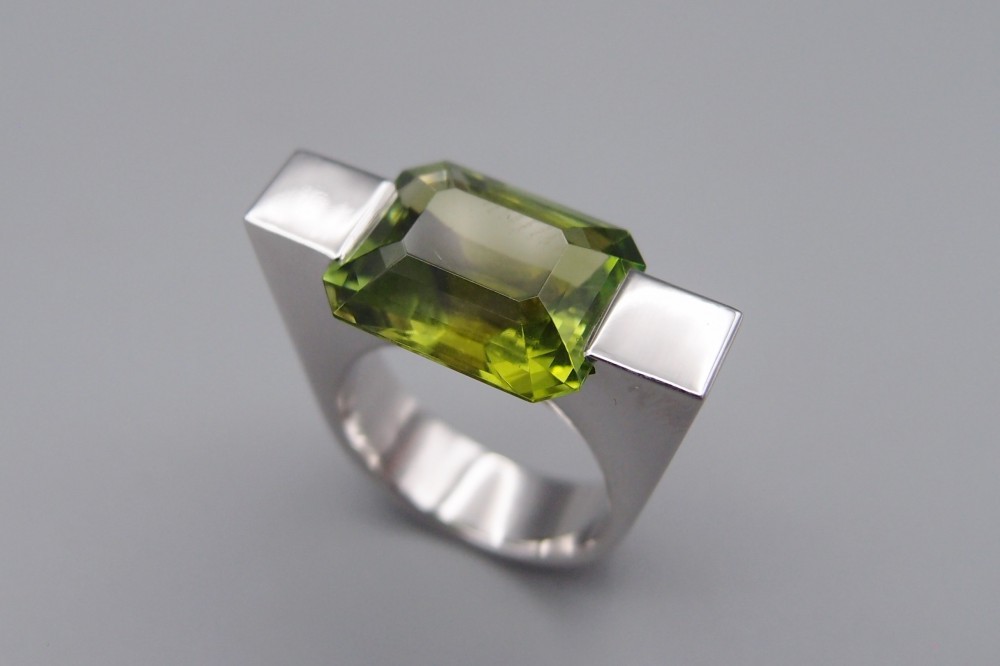 BAGUE « VICTOIRE » TOURMALINE VERTE