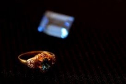 Tendances : Mixer l’or et les pierres précieuses pour ses bijoux