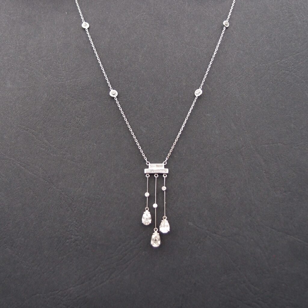 collier poire diamants