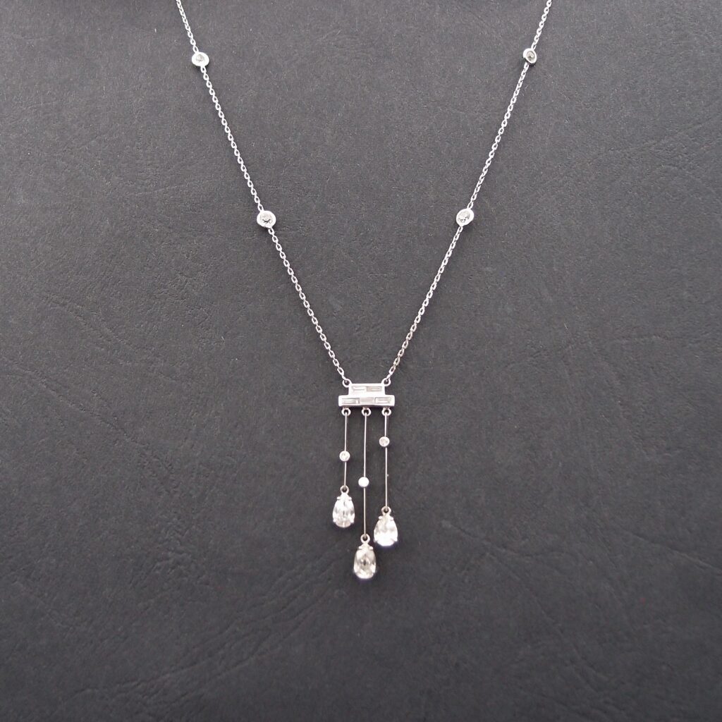 collier poire diamants