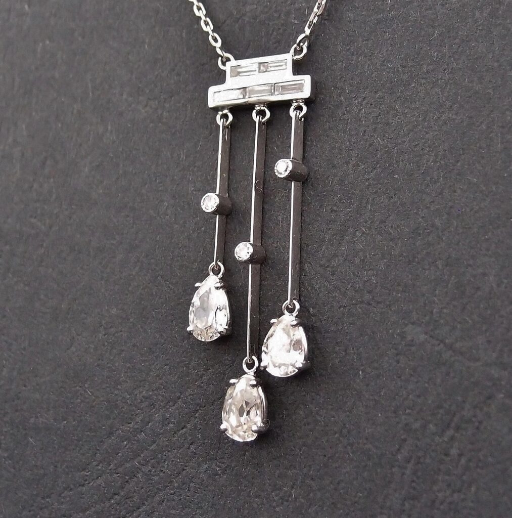 pendentif poire diamant