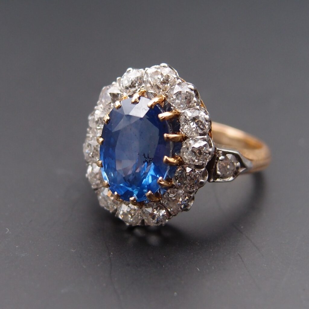 Bague Pompadour Saphir et diamants