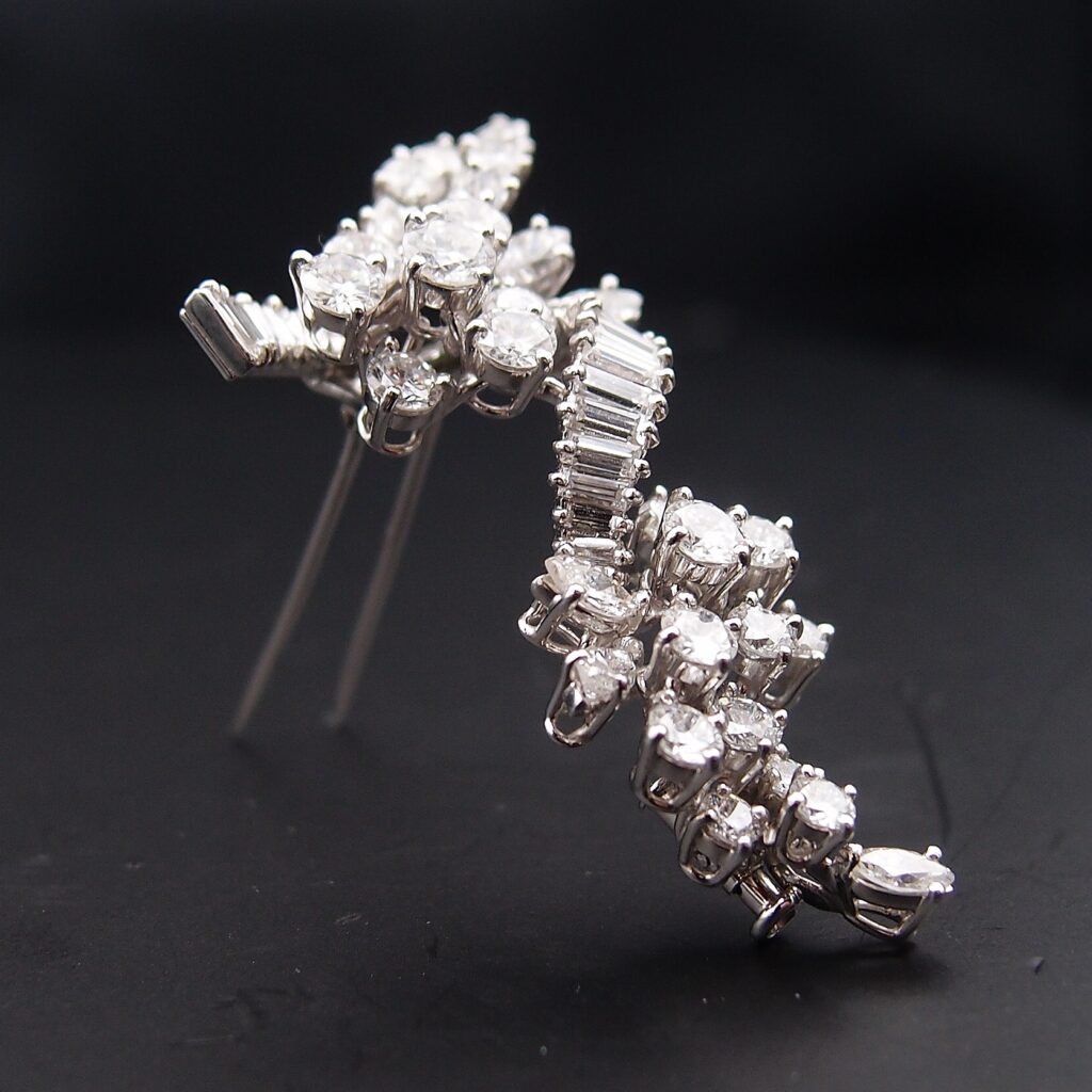 Broche clip platine et diamants vers 1960