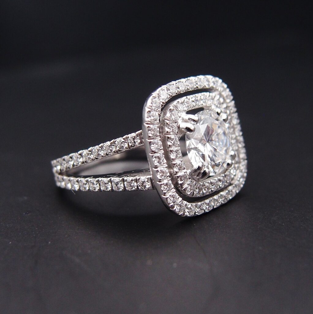 Bague double entourage Diamant central 1.20 ct