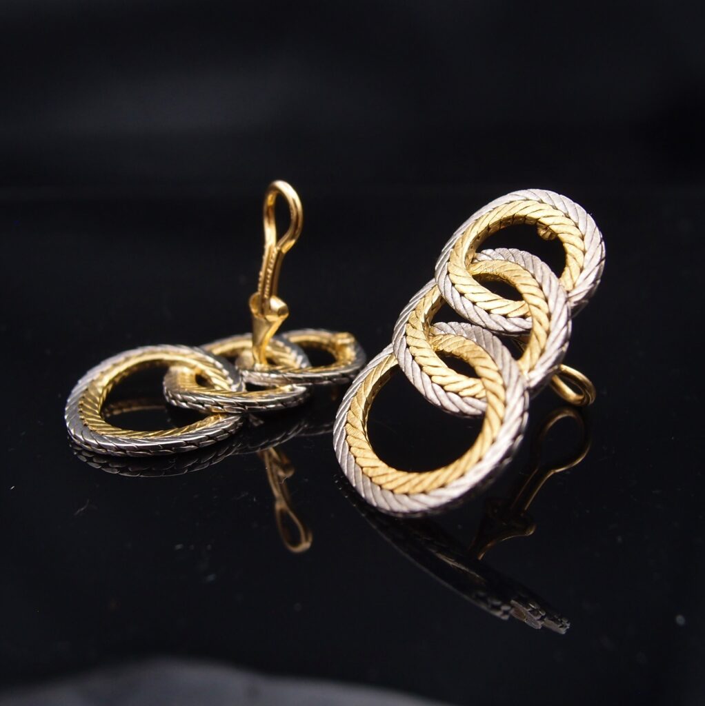 Boucles d'oreilles Buccellati 3 anneaux , 2 tons d'or 18 carats ,