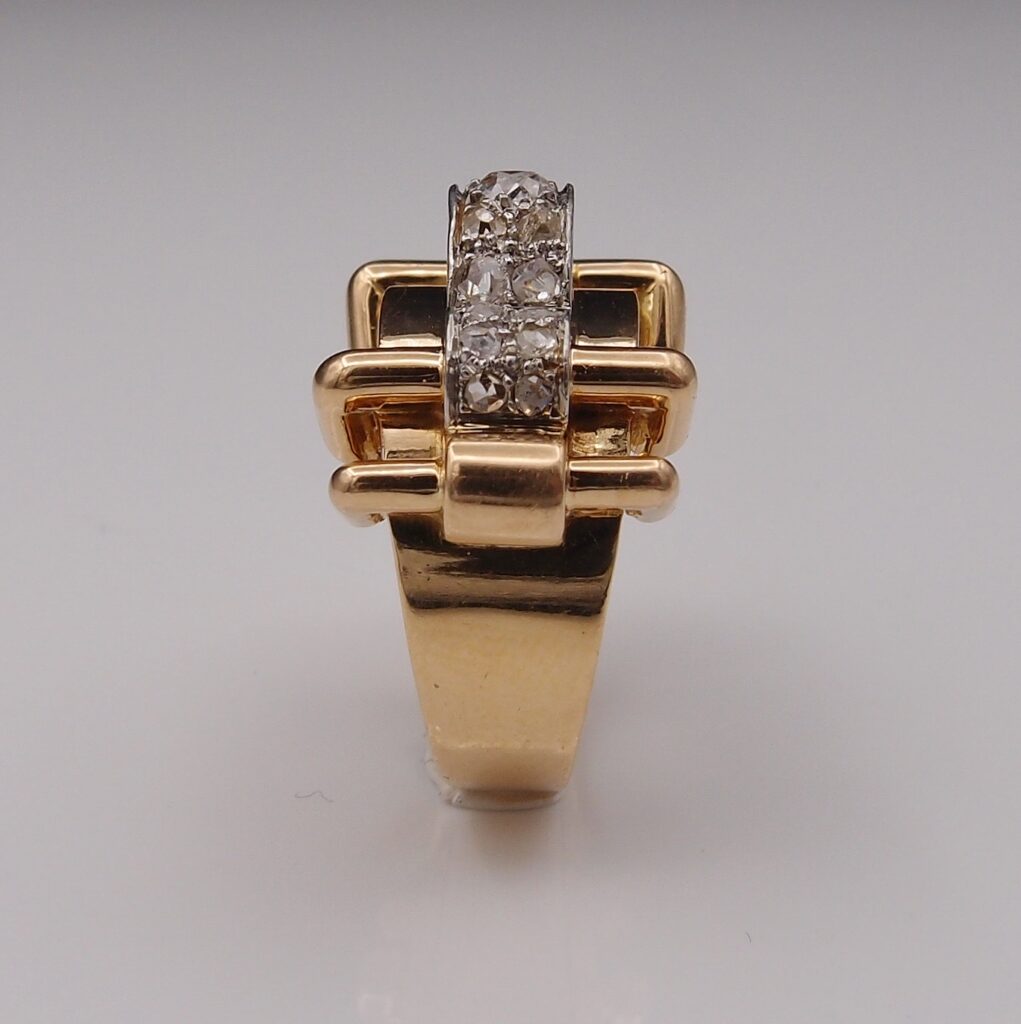 Bague Tank or jaune , platine et diamants vers 1938