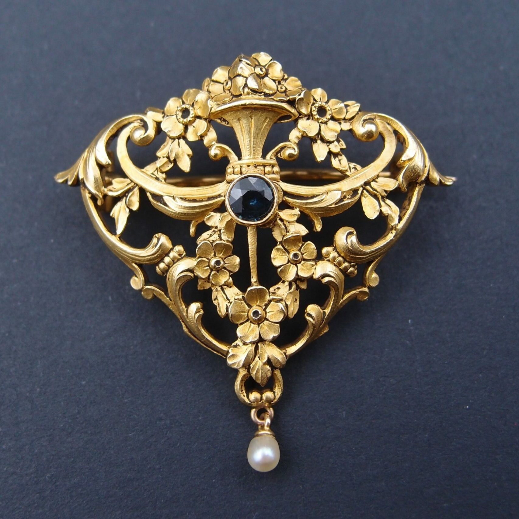 Broche Vintage Or Avec Pampilles Et Perles Noires - Occasion - Style Tombant élégant