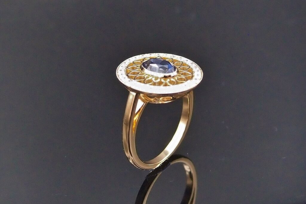 bague dentelle saphir en or jaune