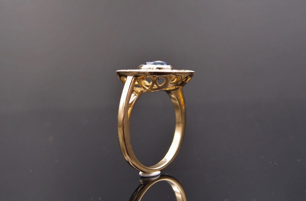 bague dentelle saphir en or jaune