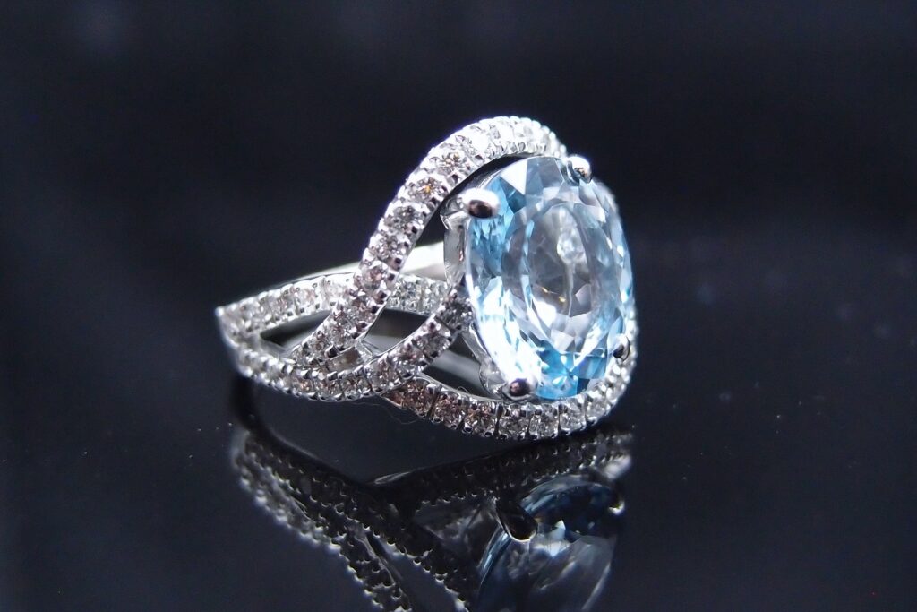 bague entrelacée or blanc signe marine