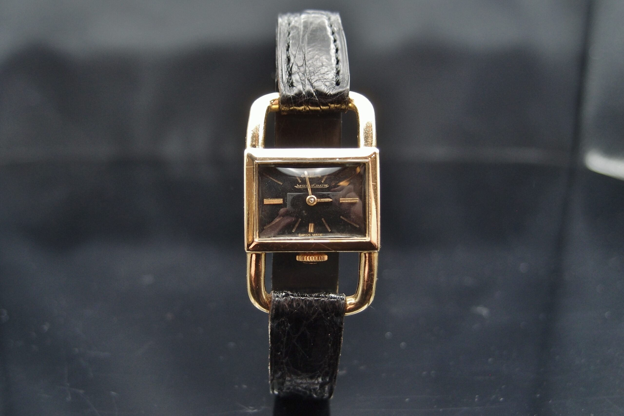Montre Jaeger Lecoultre Etrier or jaune 18 carats vers 1960