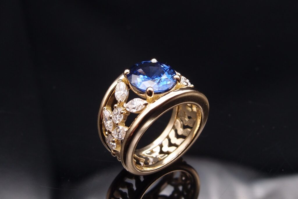BAGUE BANDEAU SAPHIR ET DIAMANTS NAVETTE
