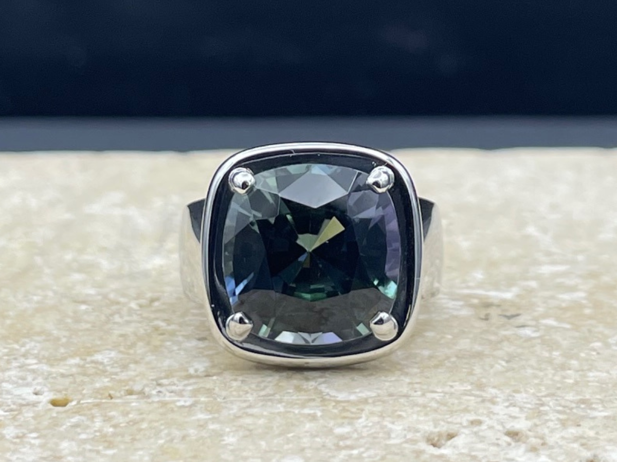 BAGUE OR BLANC TANZANITE MULTICOLORE
