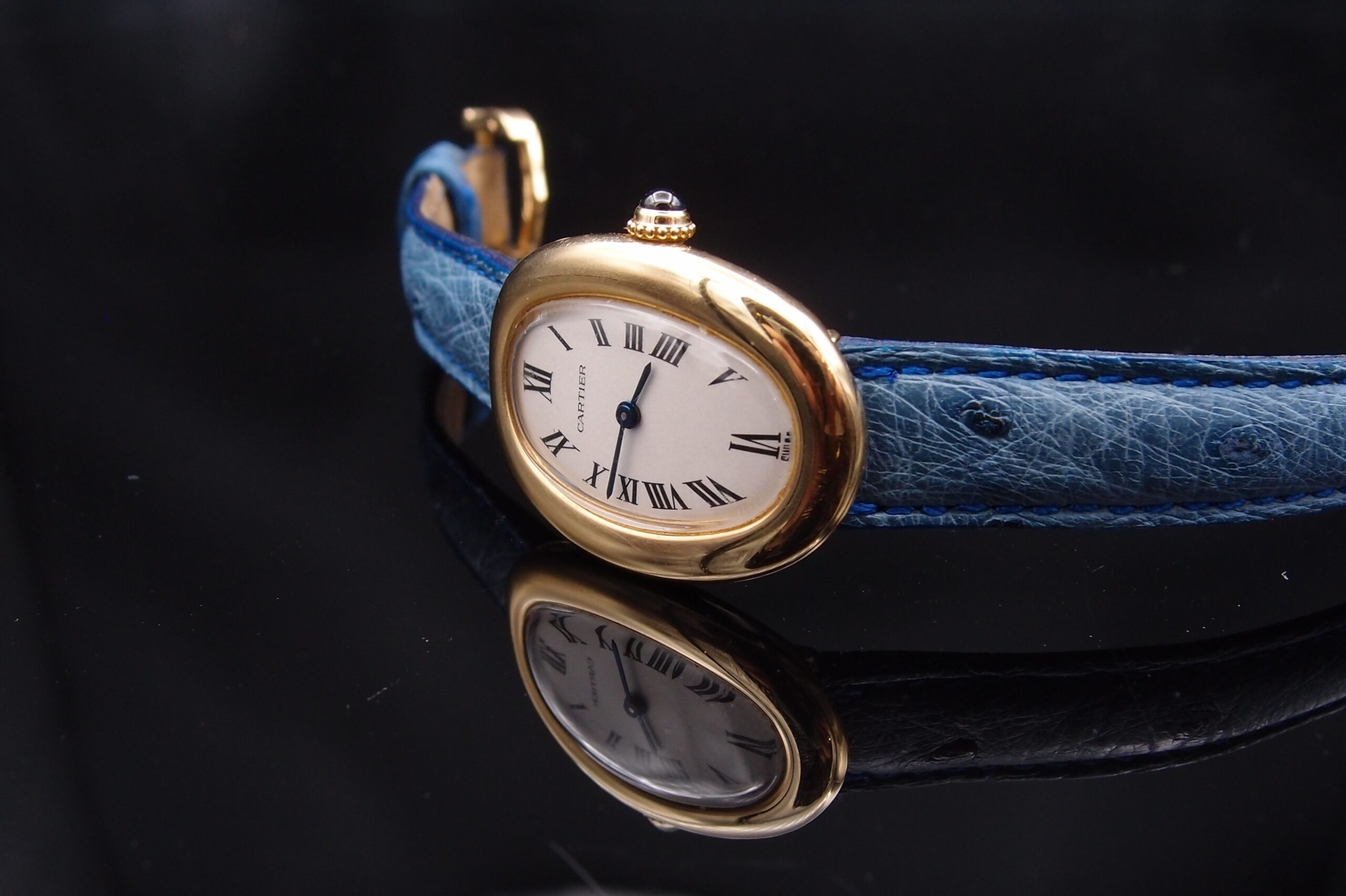 Montre baignoire Cartier or jaune