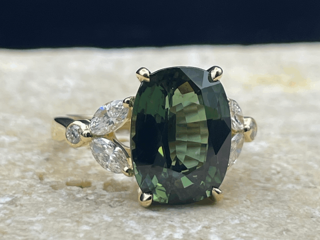 bague saphir vert or jaune 18 carats