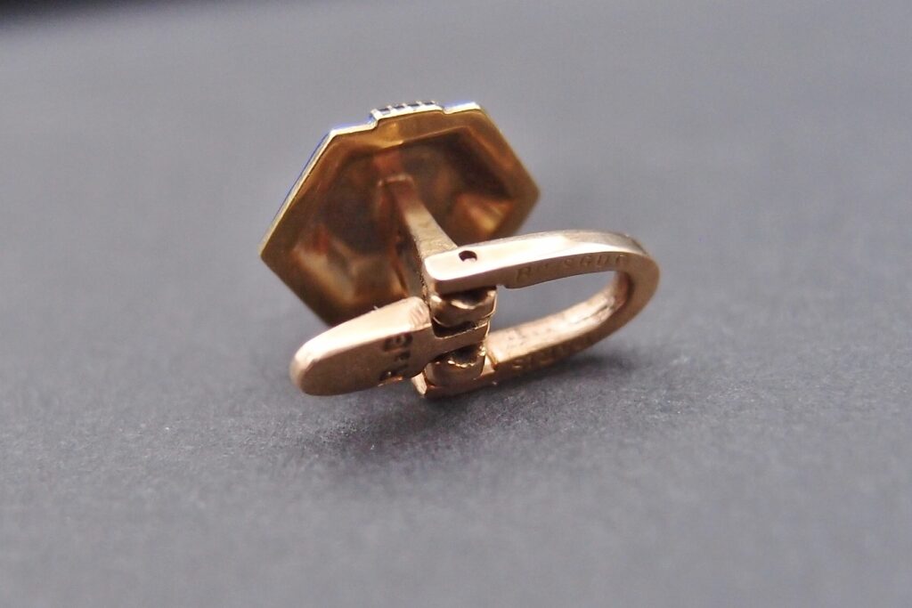 Parure de boutons Art Déco en or 18 carats et émail de la maison Gustave Keller