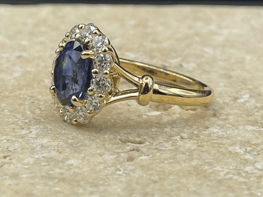 Bague Marguerite bicolore avec saphir Ceylen et diamants