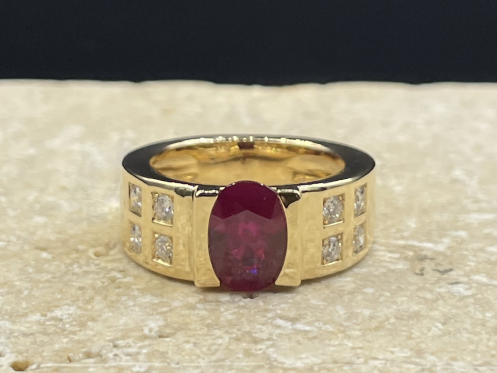 Bague Tube Rubis et Diamants F/VS en Or Jaune 18 Carats