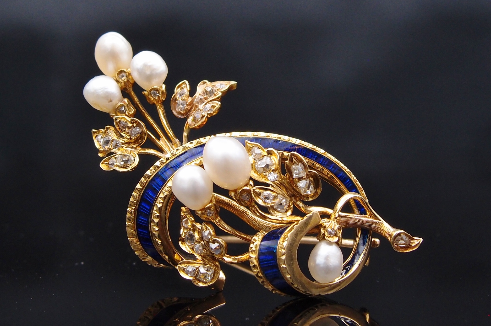 Broche florale Napoleon III or email diamants et perles fines