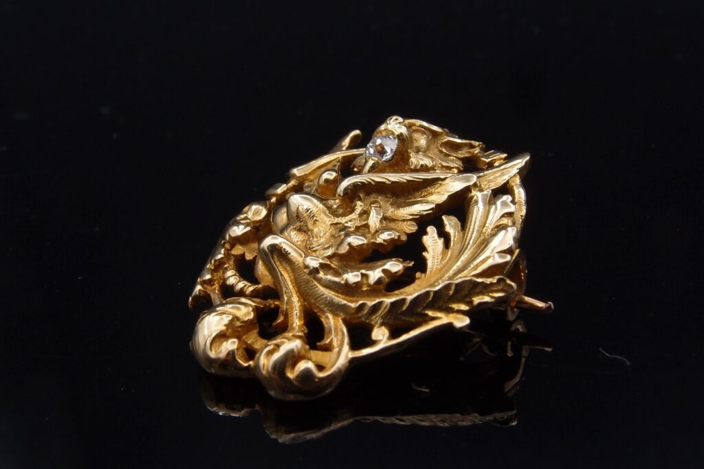 Broche Chimere or 18 carats er diamant vers 1890
