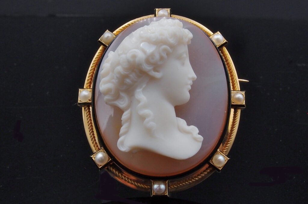 Broche Camée