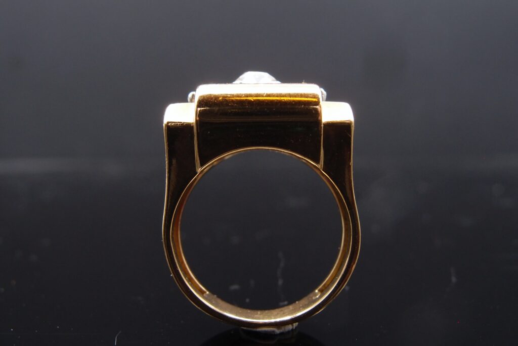 Bague Tank vers 1940 , or 18 cts platine et diamants