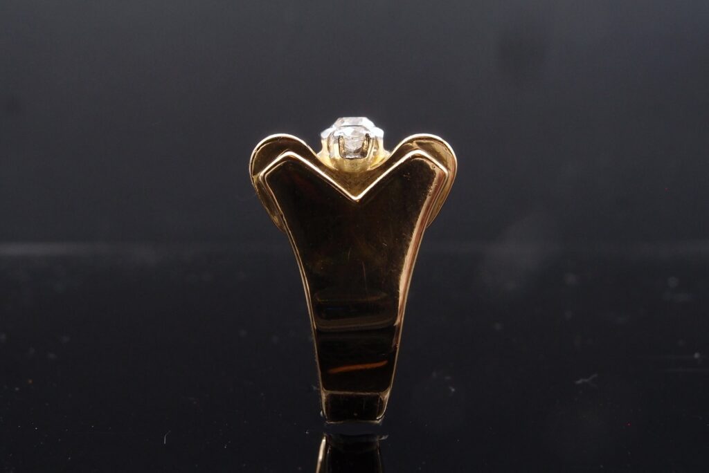 Bague Tank vers 1940 , or 18 cts platine et diamants