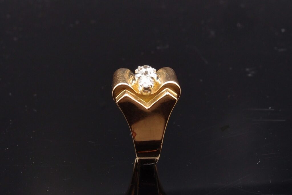 Bague Tank vers 1940 , or 18 cts platine et diamants
